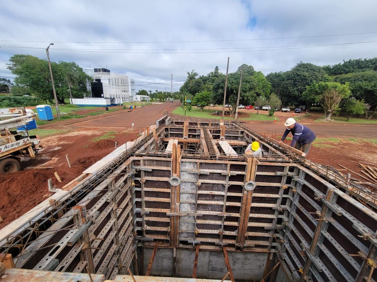 Vista general del control estructural de la obra en el Parque Tecnológico Inteligente Taiwán–Paraguay